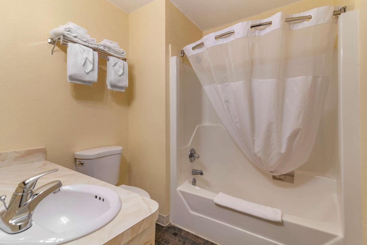 Rodeway Inn Lake George Outlets מראה חיצוני תמונה